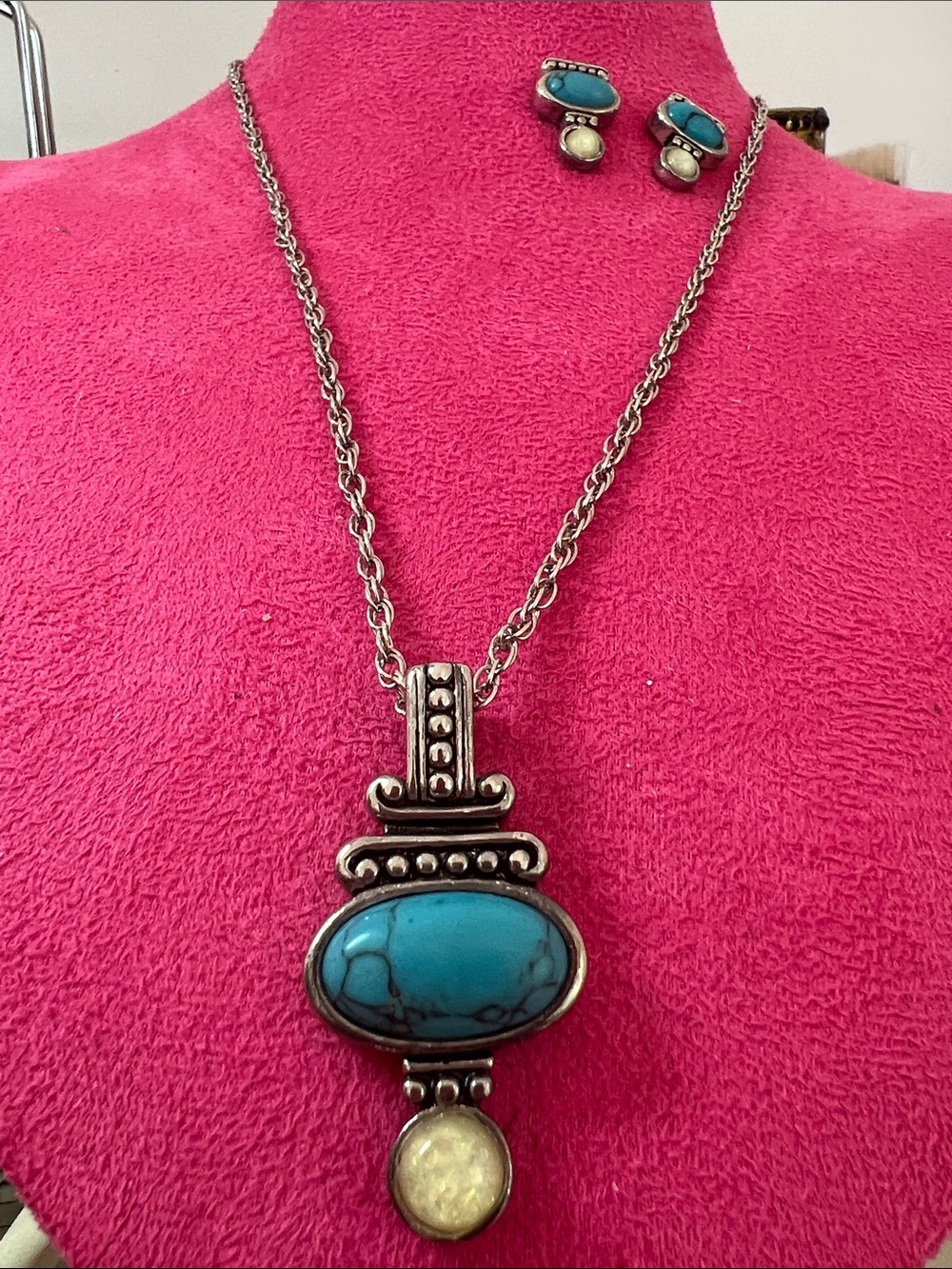 Turquoise Stone Pendant Necklace with Matching Studs - Silver-Tone